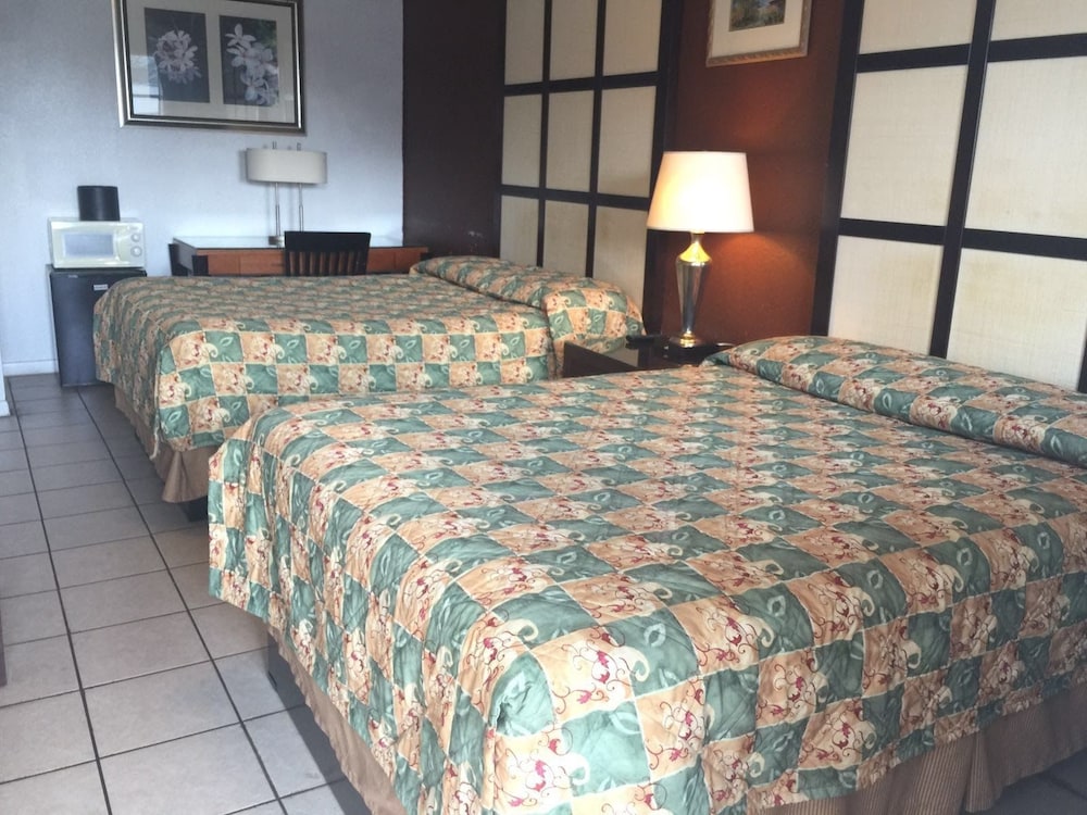 Knights Inn Giddings - photo 8