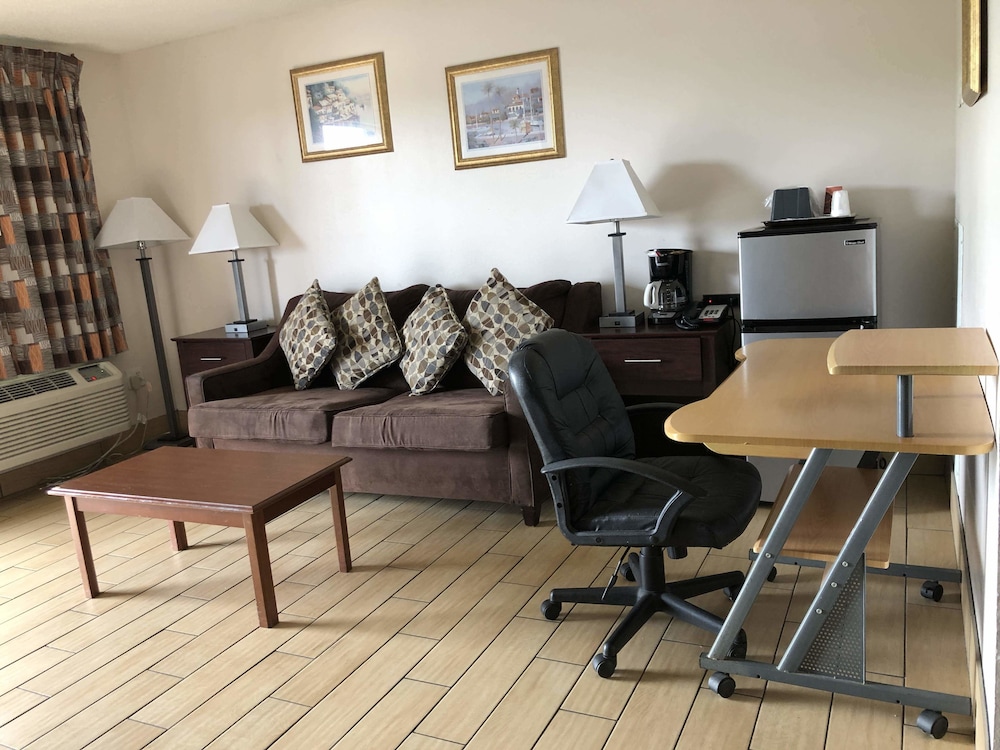 Sun Coast Inn - photo 18