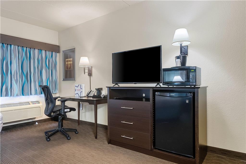 AmericInn by Wyndham Green Bay East - photo 30