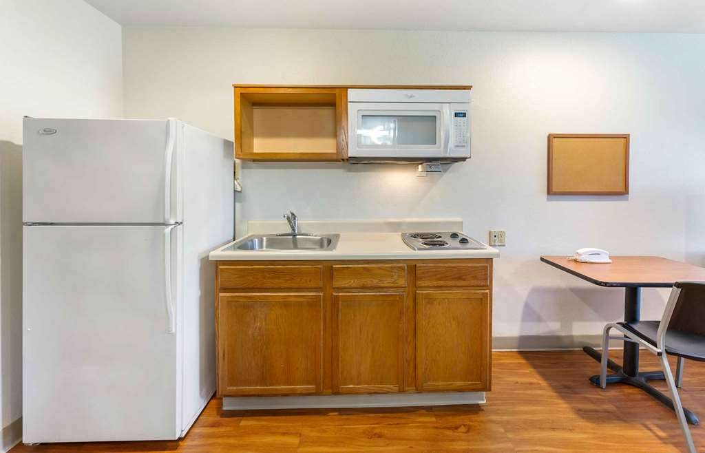 WoodSpring Suites Akron - photo 15