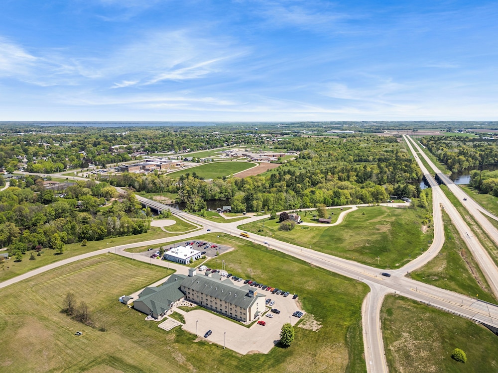 Boarders Inn & Suites Shawano - photo 73