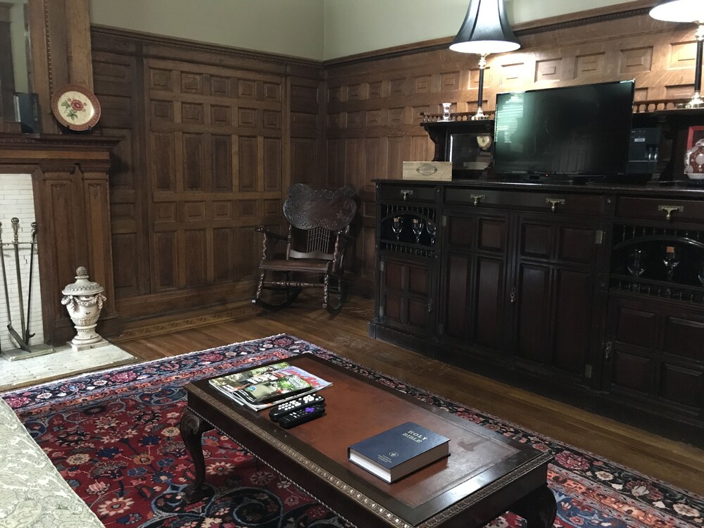 Edwardian Inn - photo 35