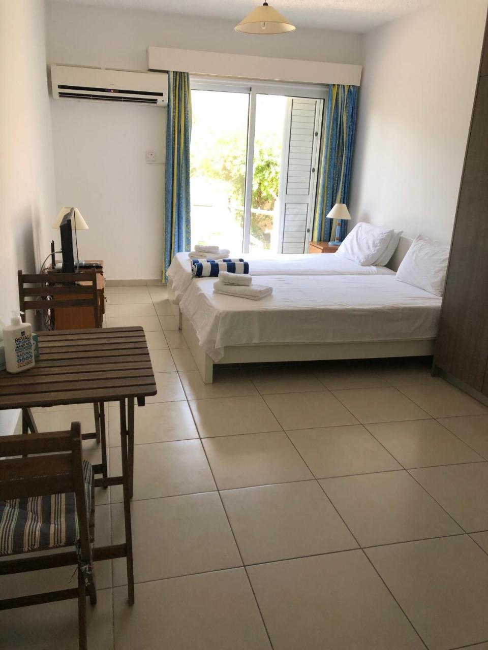 Paphos Gardens 1BR Apt Near Pool 5 Mins To Beach And Shops