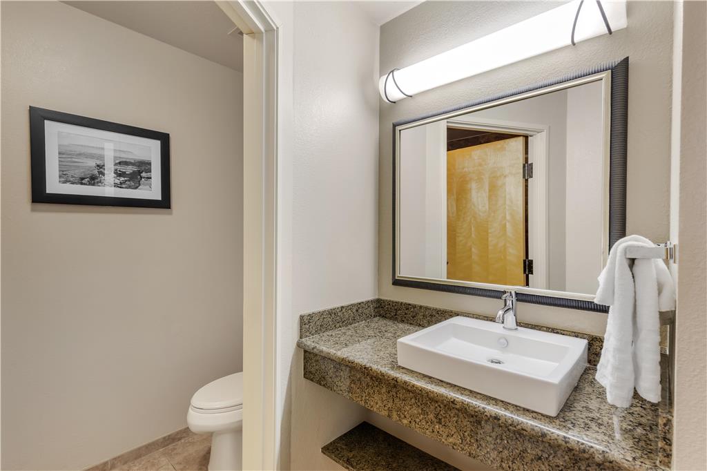 Best Western Plus Riverfront Hotel & Suites - photo 57