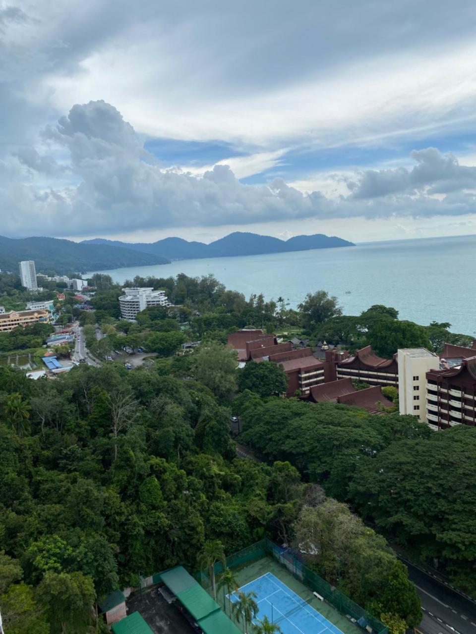 Susies Deluxe Seaview Suite Sri Sayang — 4-Star Luxury Hotel in Batu Feringgi, Malaysia