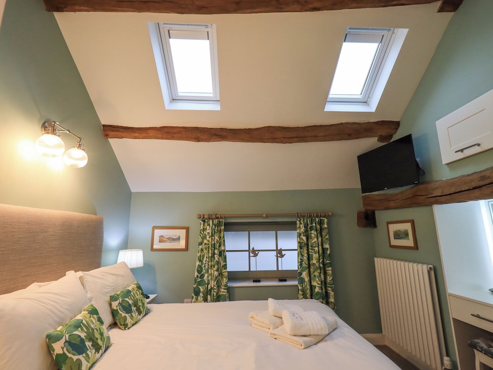 Old Howgate Barn — Ambleside — photo 2