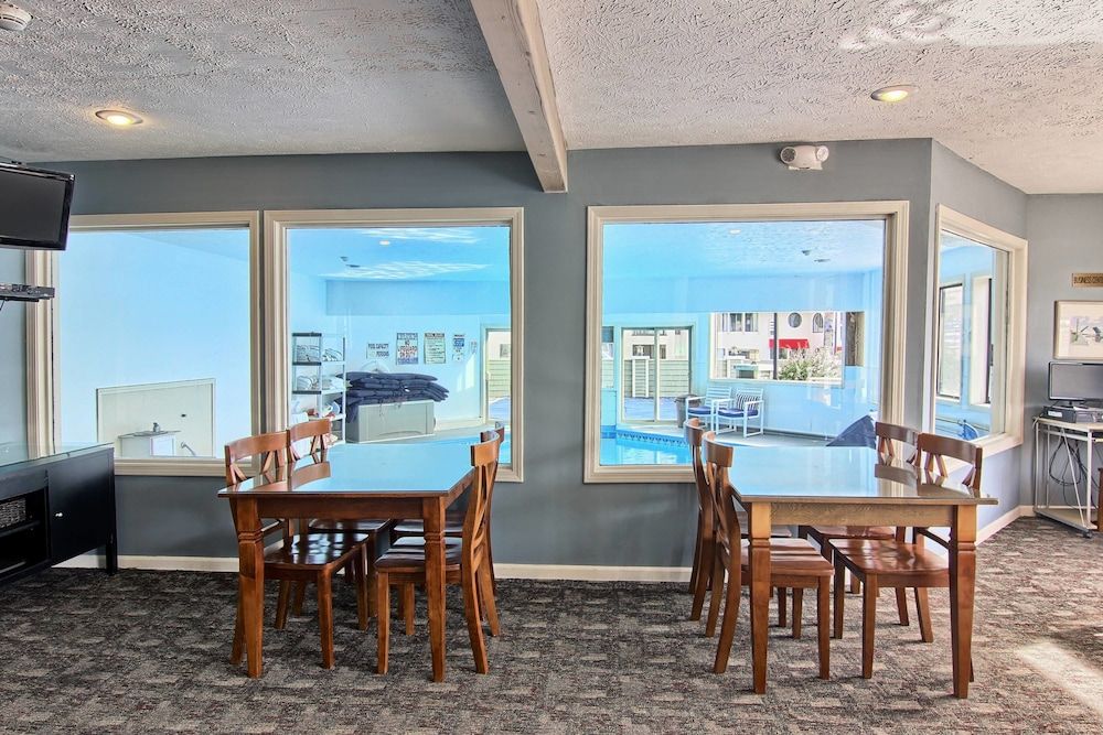 Pointes North Inn - photo 33