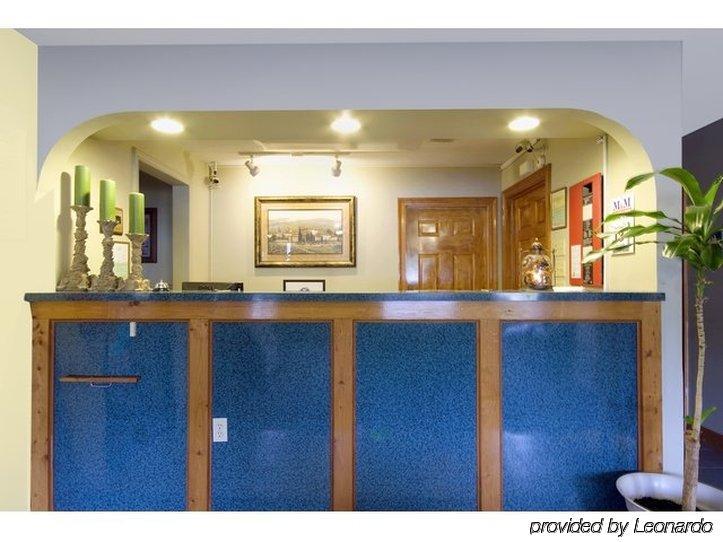 On Econo Lodge - photo 3