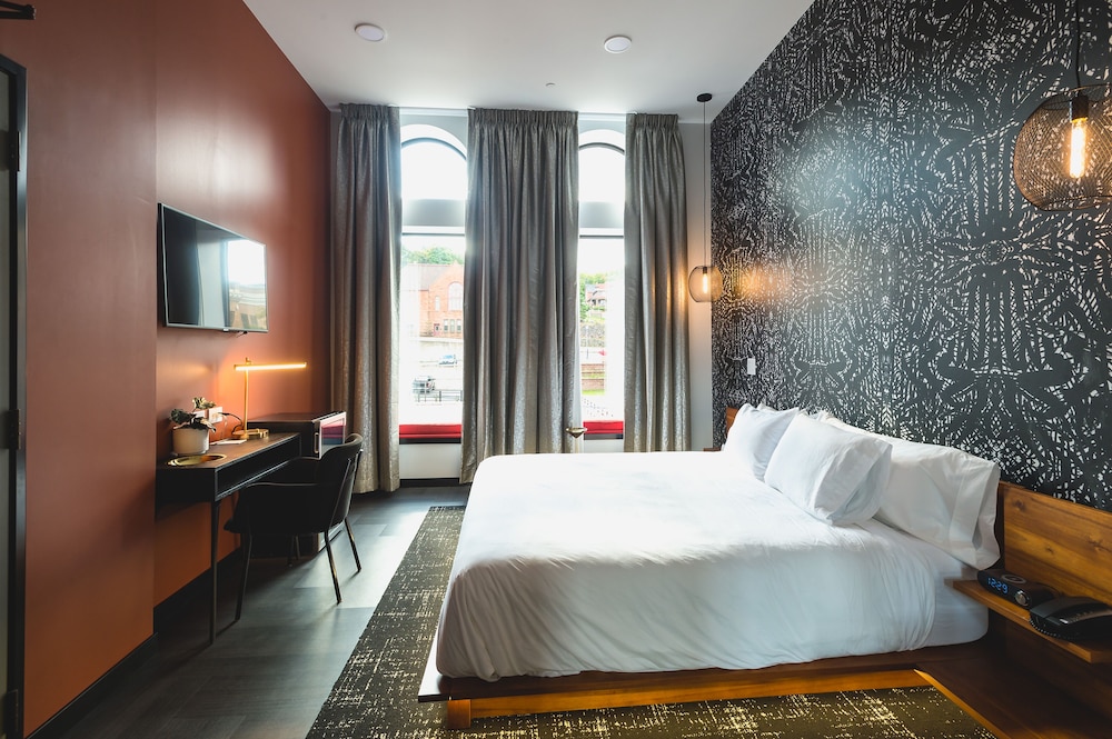 The Vault Hotel - photo 6