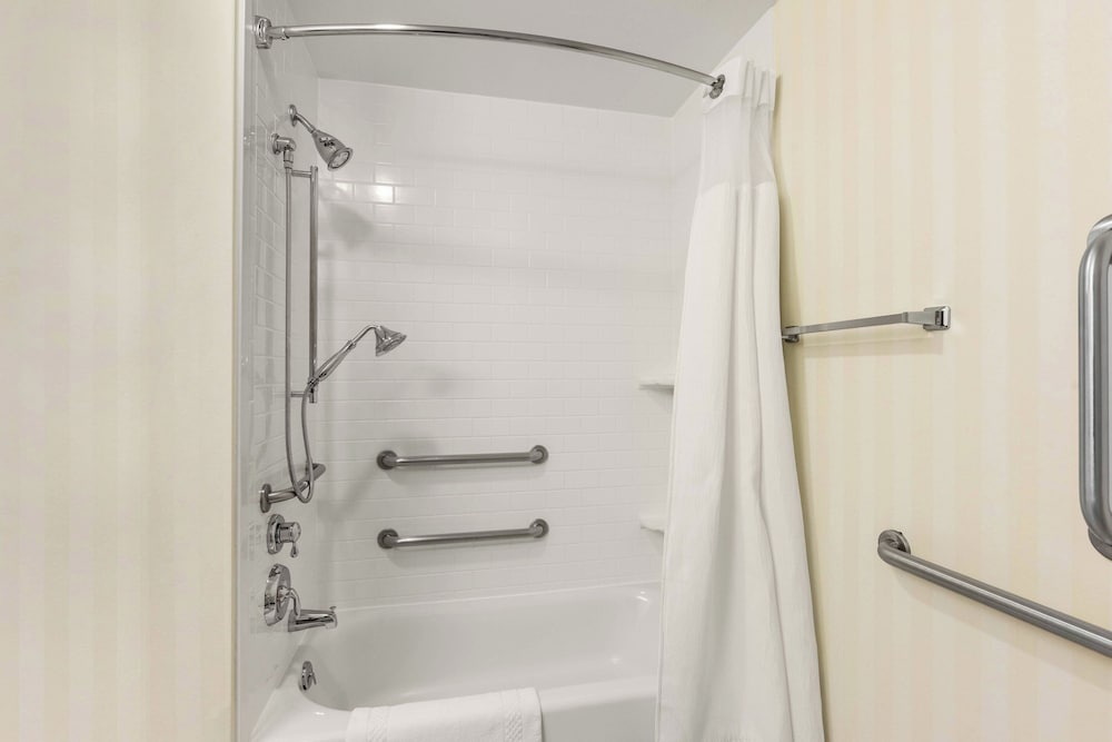 Fairfield Inn & Suites by Marriott Rockford - photo 17