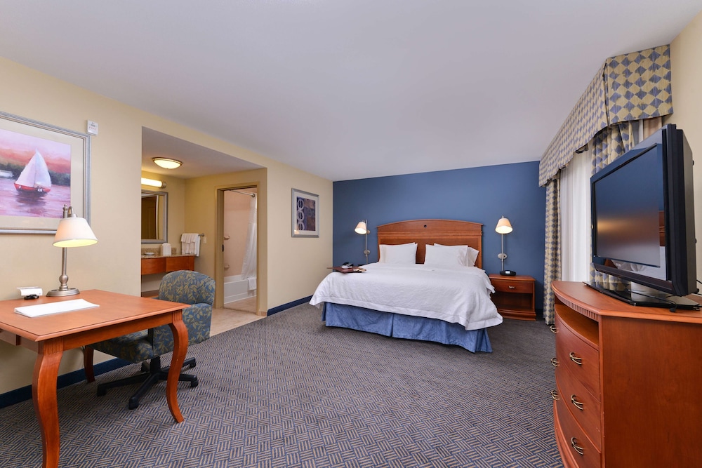 Hampton Inn Evanston - photo 17