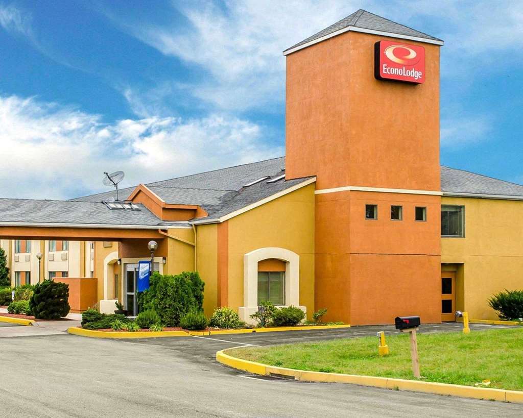 Econo Lodge Harrisburg Hershey North in Harrisburg, United States