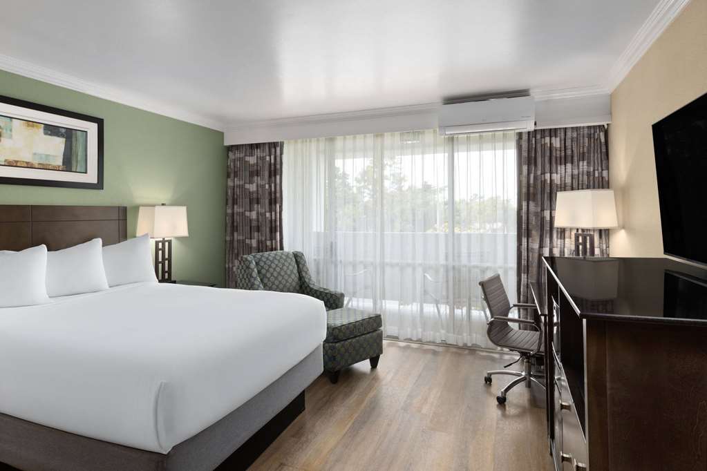 Travelodge by Wyndham Monterey Bay - photo 11