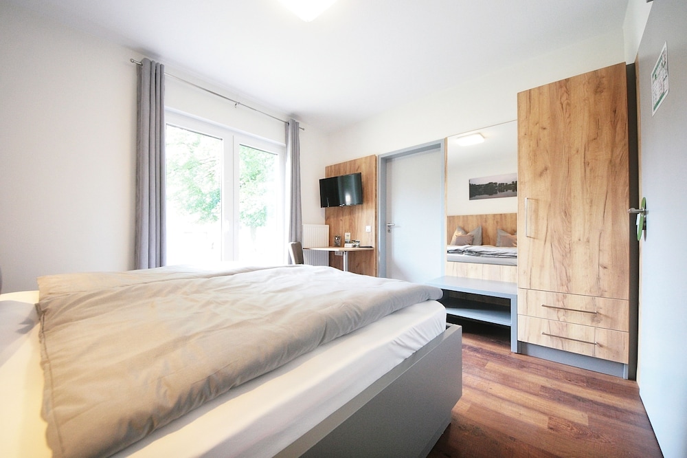 Hotel Birkensee in Laatzen, Germany