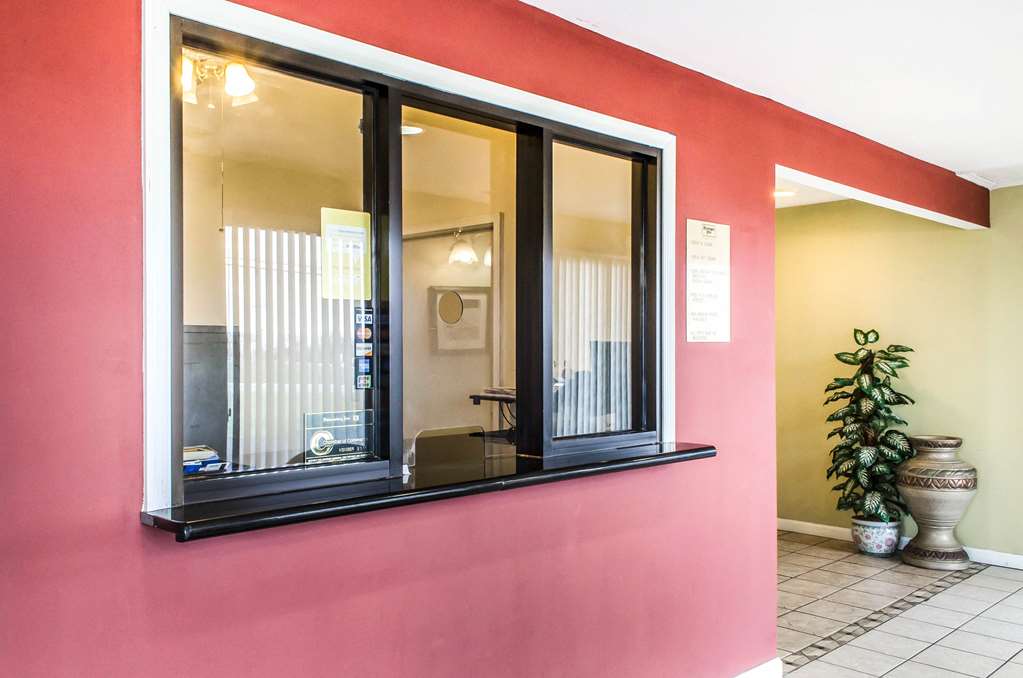 Rodeway Inn Shippensburg I 81 - photo 8