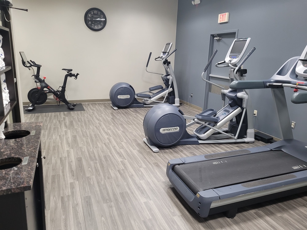 DoubleTree by Hilton Springfield - photo 22