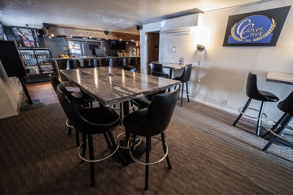 Clover Creek Inn - photo 25