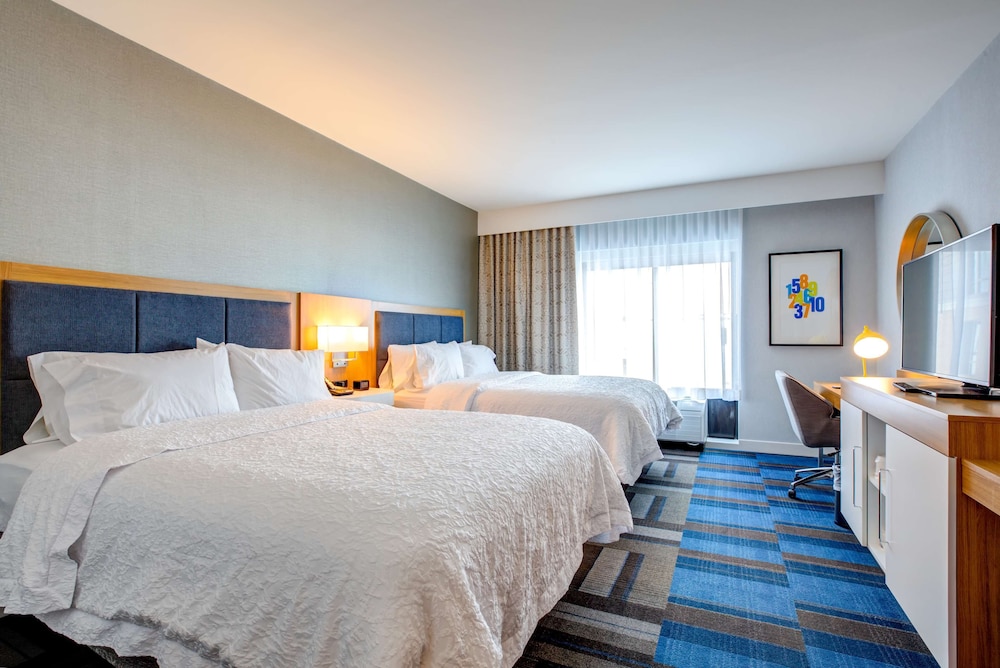 Hampton Inn & Suites Boston Waltham - photo 9