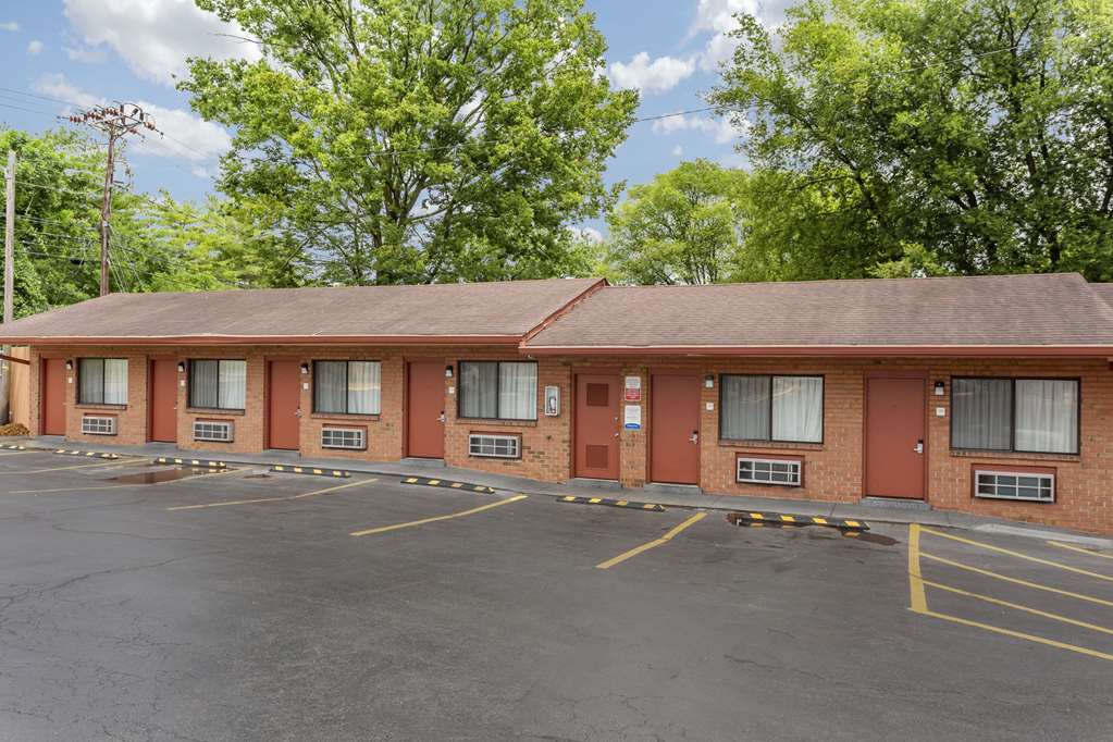 Econo Lodge Nashville North - photo 5