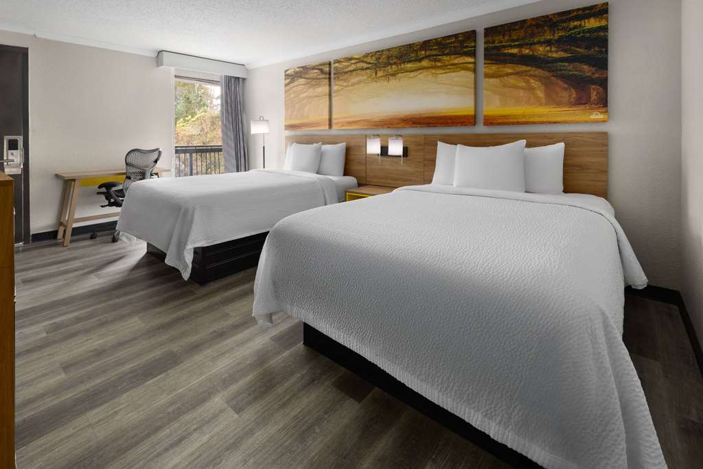 Days Inn by Wyndham Hinesville Near Fort Stewart - photo 27