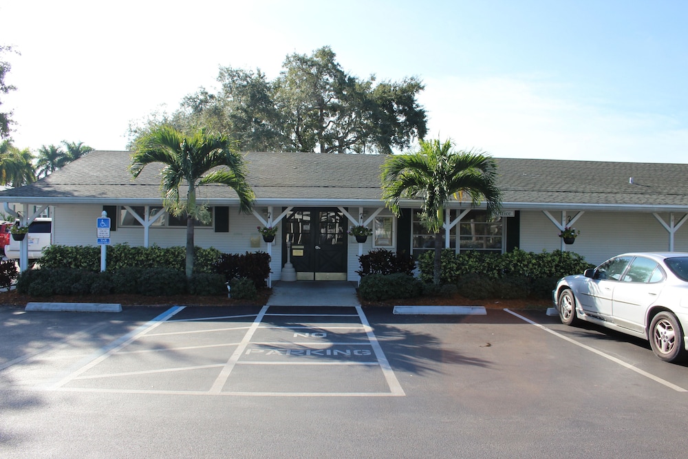 Groves RV Resort - photo 21