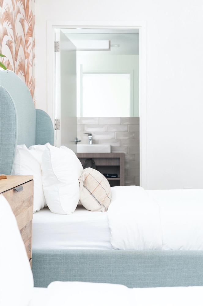 Luxuri Suites - photo 22