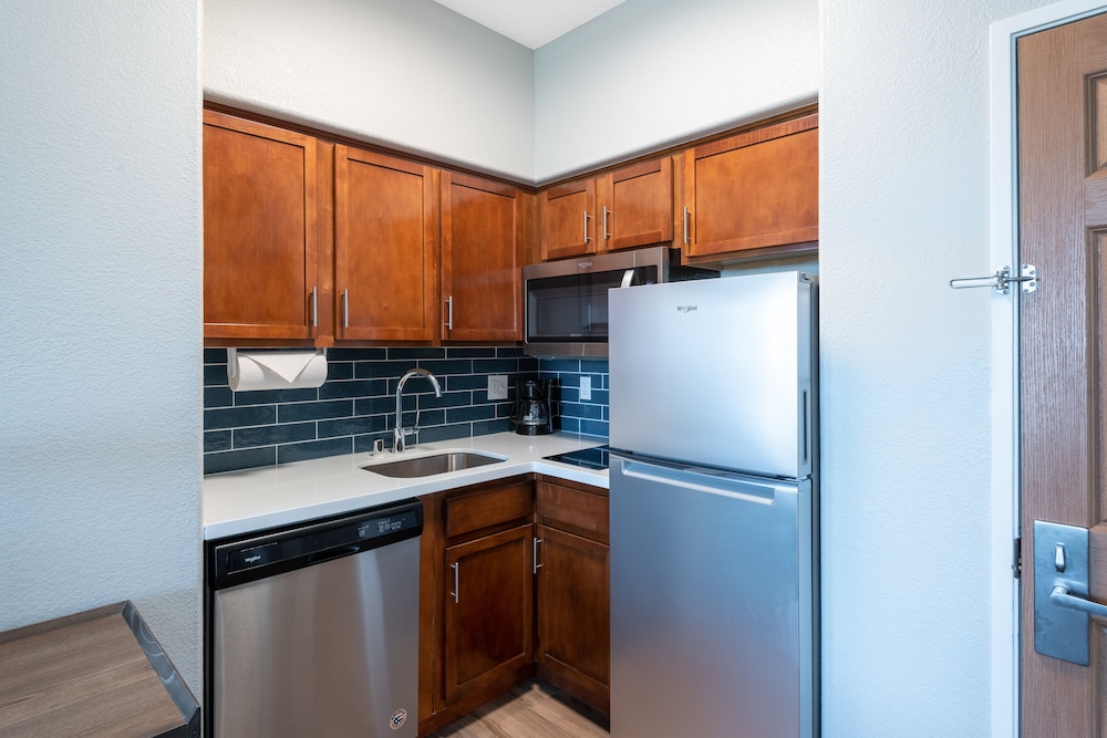 Staybridge Suites Phoenix Glendale Sports Dist by IHG - photo 12