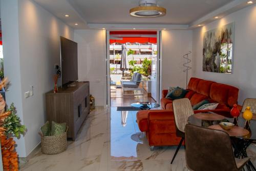 PARQUE SANTIAGO I Stunning brand new apt 2 bedroom Playa de las AmAcricas — 4-Star Luxury Hotel in Playa De Las Americas, Spain