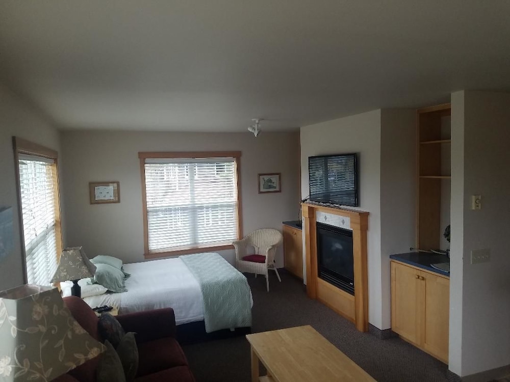 Sea Breeze Court - photo 8