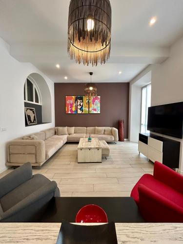 A Casa di Lamu eleganza in Piazza della Vittoria 140mq — 4-Star Luxury Hotel in Pavia, Italy