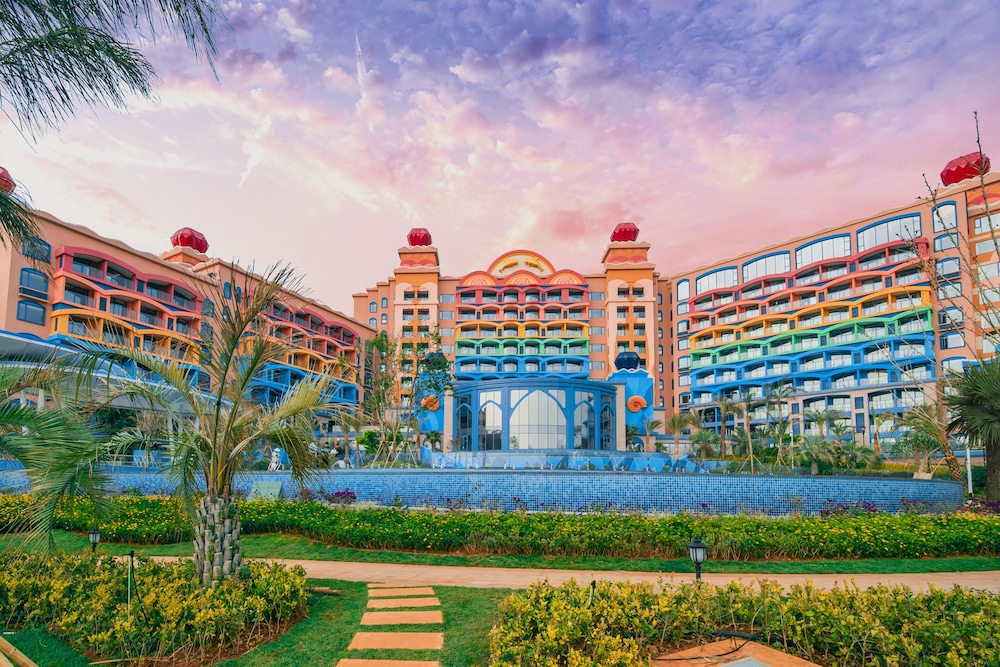 Dolphin Bay Hotel — hotel in Yuxi
