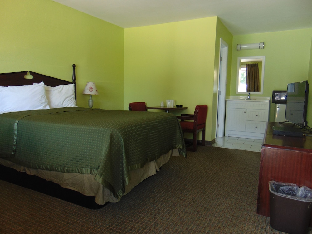 Westbrook Motel - photo 19