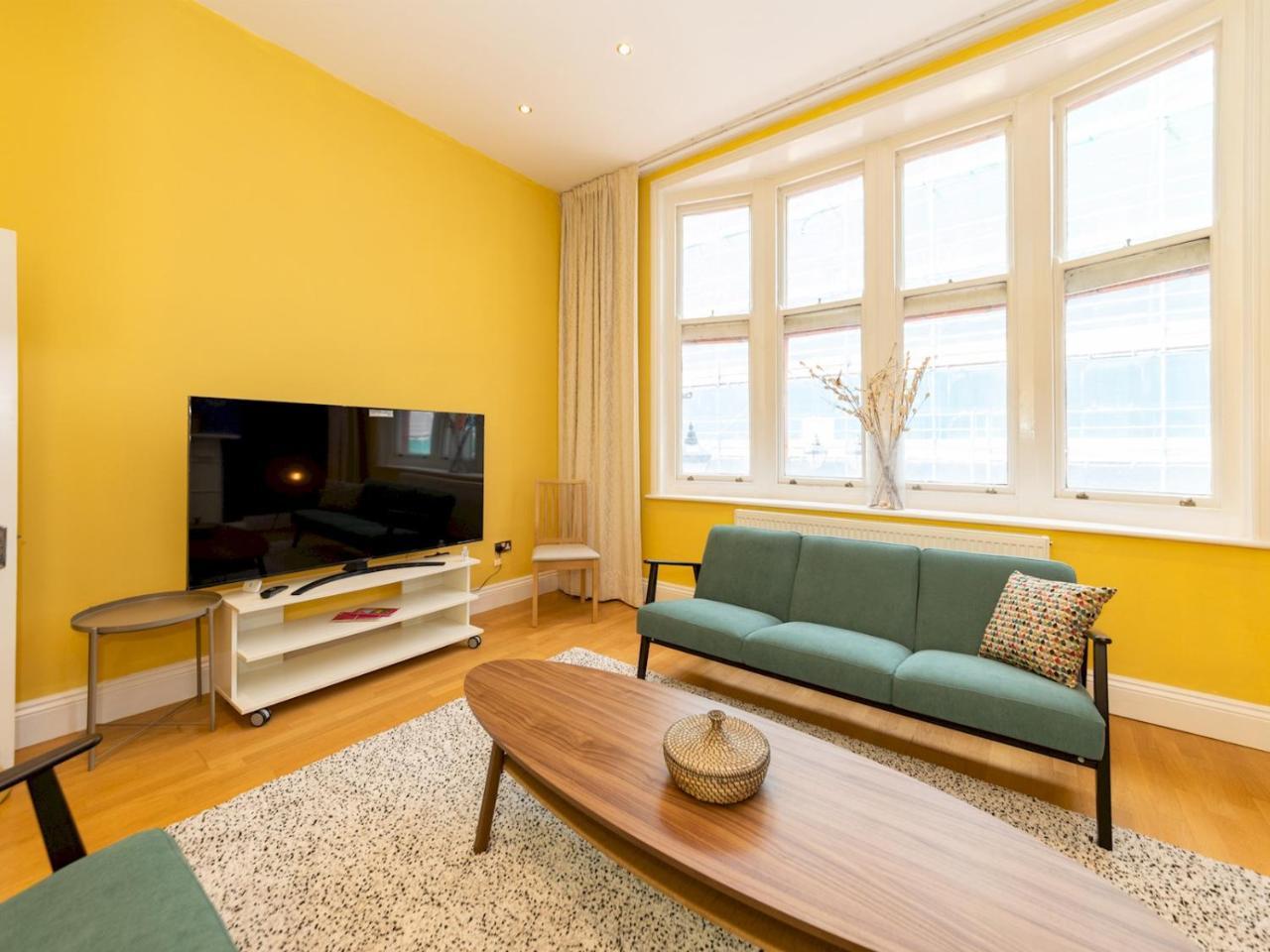 Pass the Keys Newly Renovated Stylish 2br Flat in Town Centre