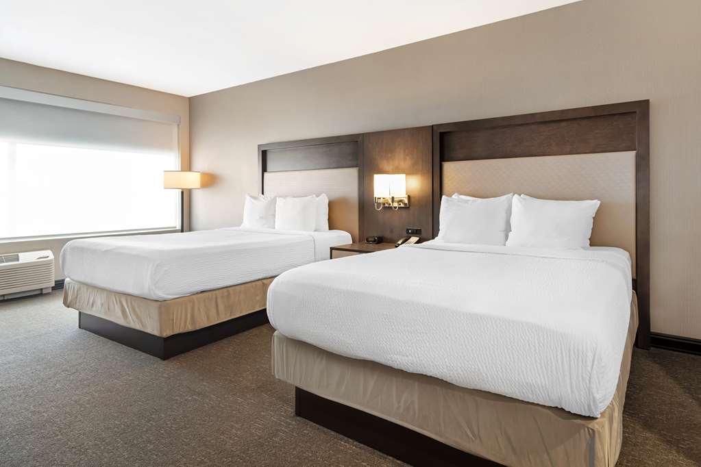 Best Western Plus Executive Residency Rigby's Water World Hotel - photo 9