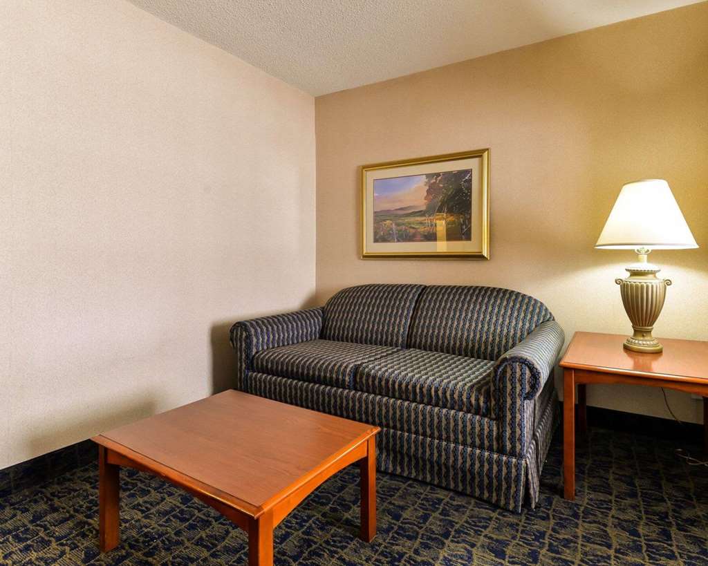 Quality Inn Spring Mills Martinsburg North - photo 18