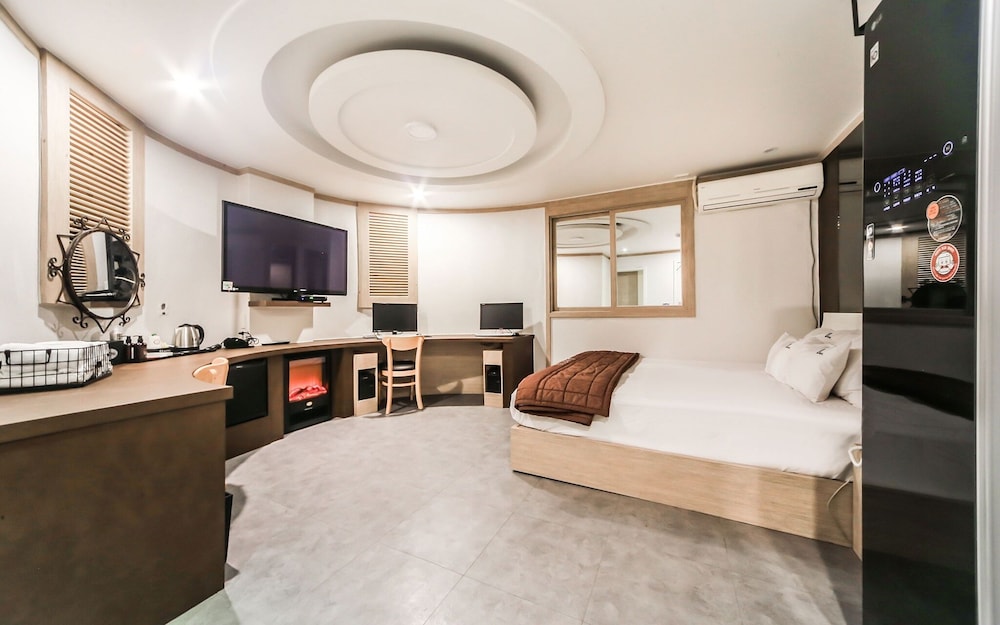 Yangsan Pyeongsan W in Yangsan, South Korea