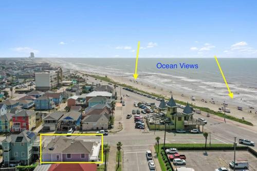 Galvez Oceanview Retreat Walk to Beach or Pleasure Pier in Galveston, United States