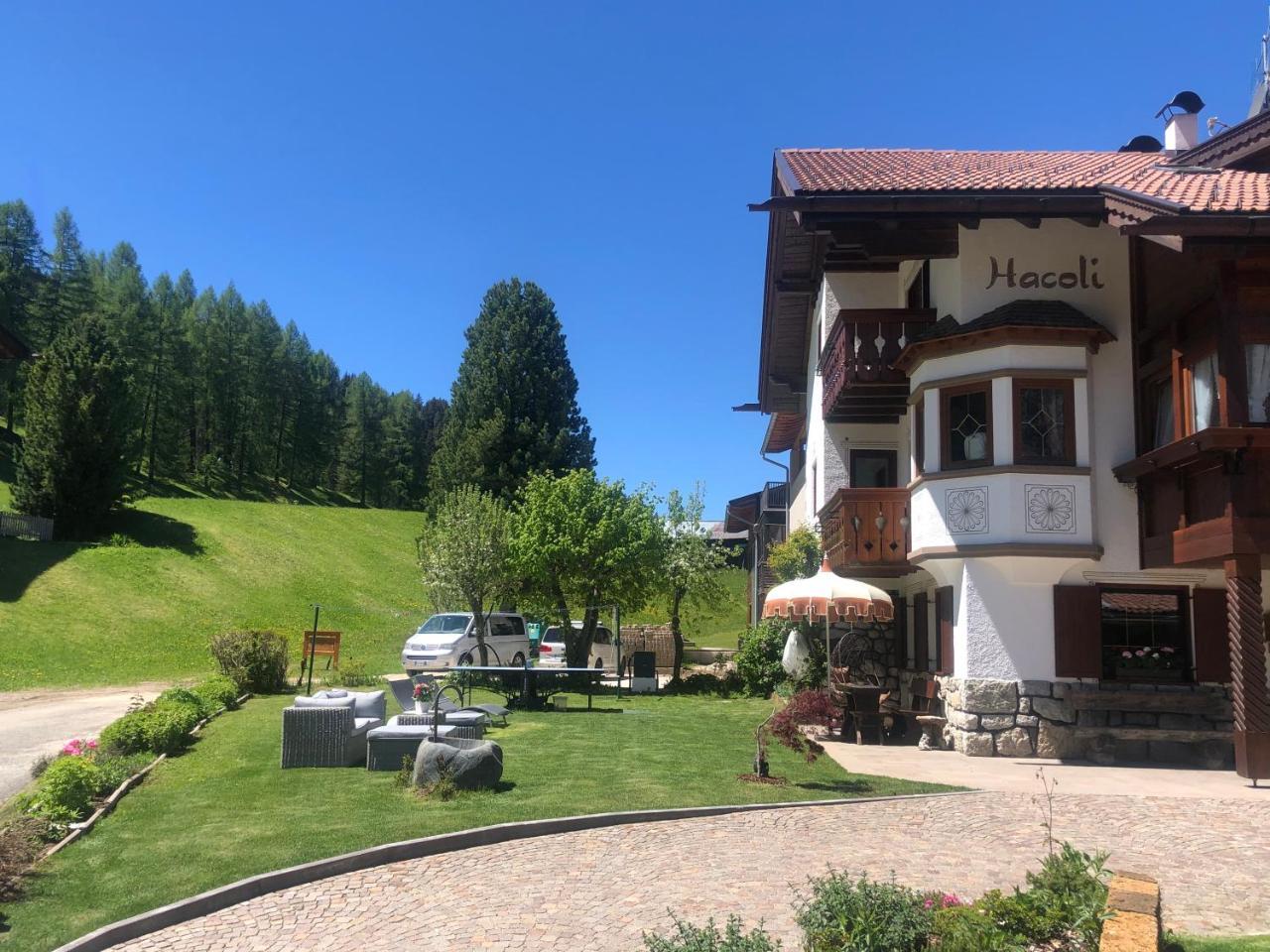 Appartamenti Hacoli — 4-Star Luxury Hotel in Selva, Italy