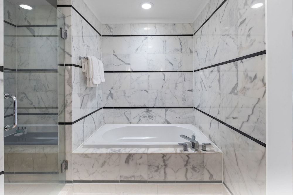 Fontainebleau Miami Beach Private Luxury Suites - photo 380