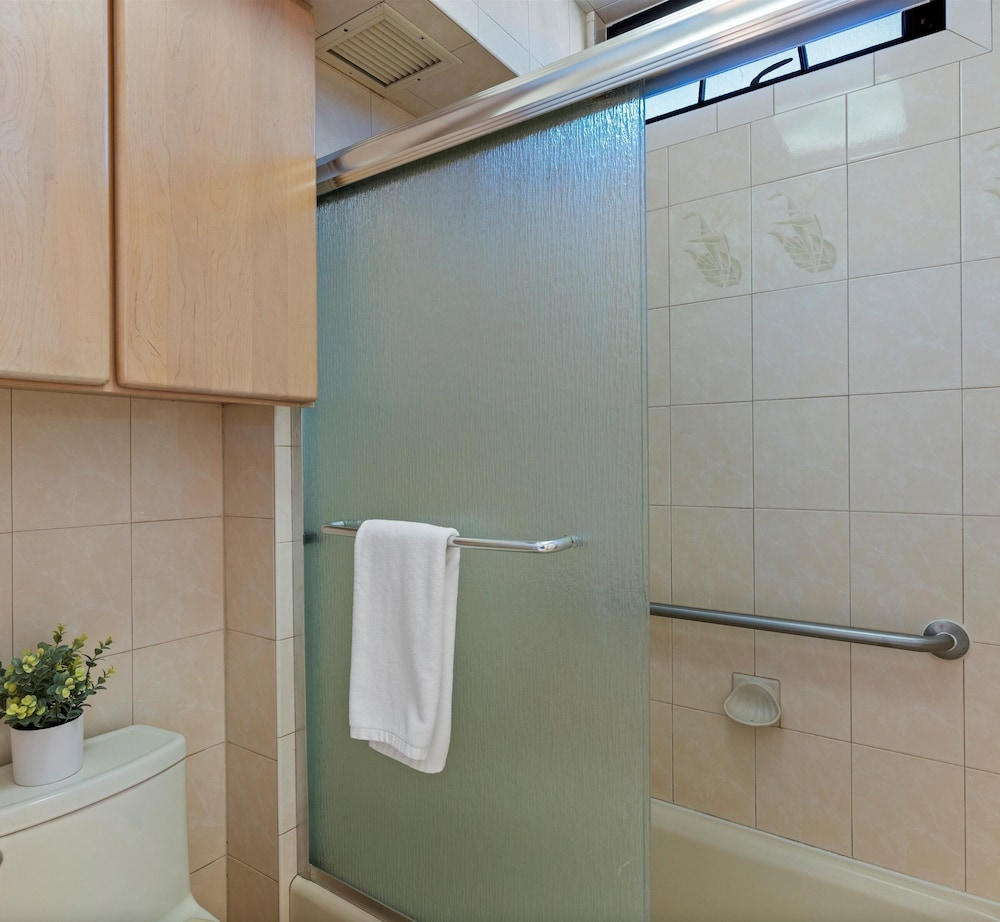 Sugar Beach Resort Ph35 2 Bedroom Condo - photo 14