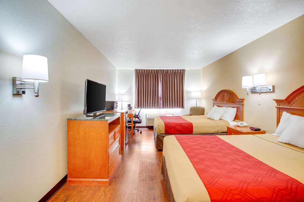 Econo Lodge Inn & Suites Albuquerque East I 40 Eubank Exit - photo 15