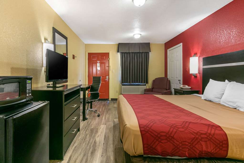 Econo Lodge Jonesboro - photo 13