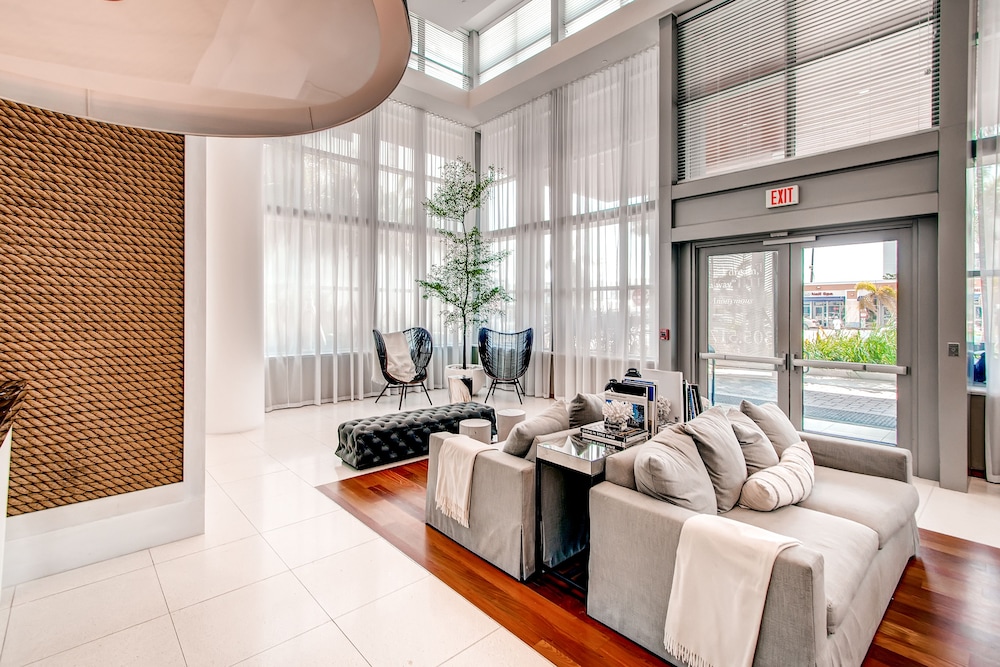 Churchill Suites Monte Carlo Miami Beach - photo 4