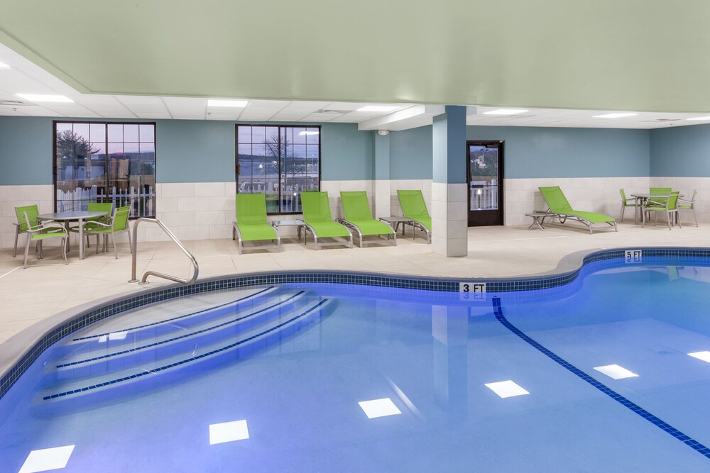 Holiday Inn Express Hotel & Suites Providence Woonsocket by IHG - photo 14
