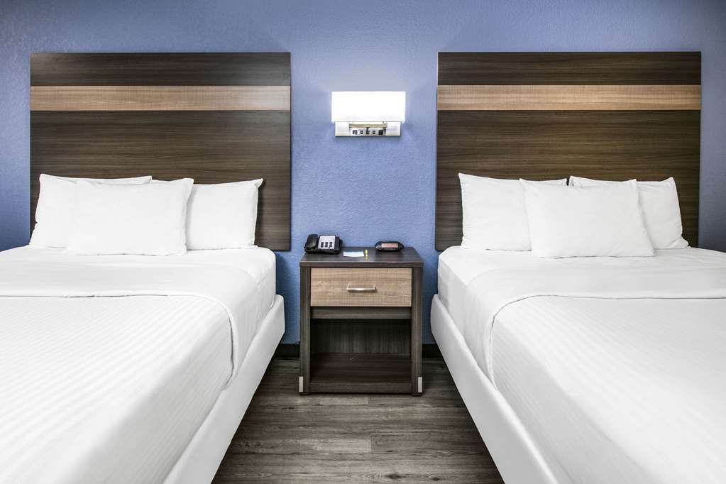 Days Inn by Wyndham Waco Near Downtown University - photo 28
