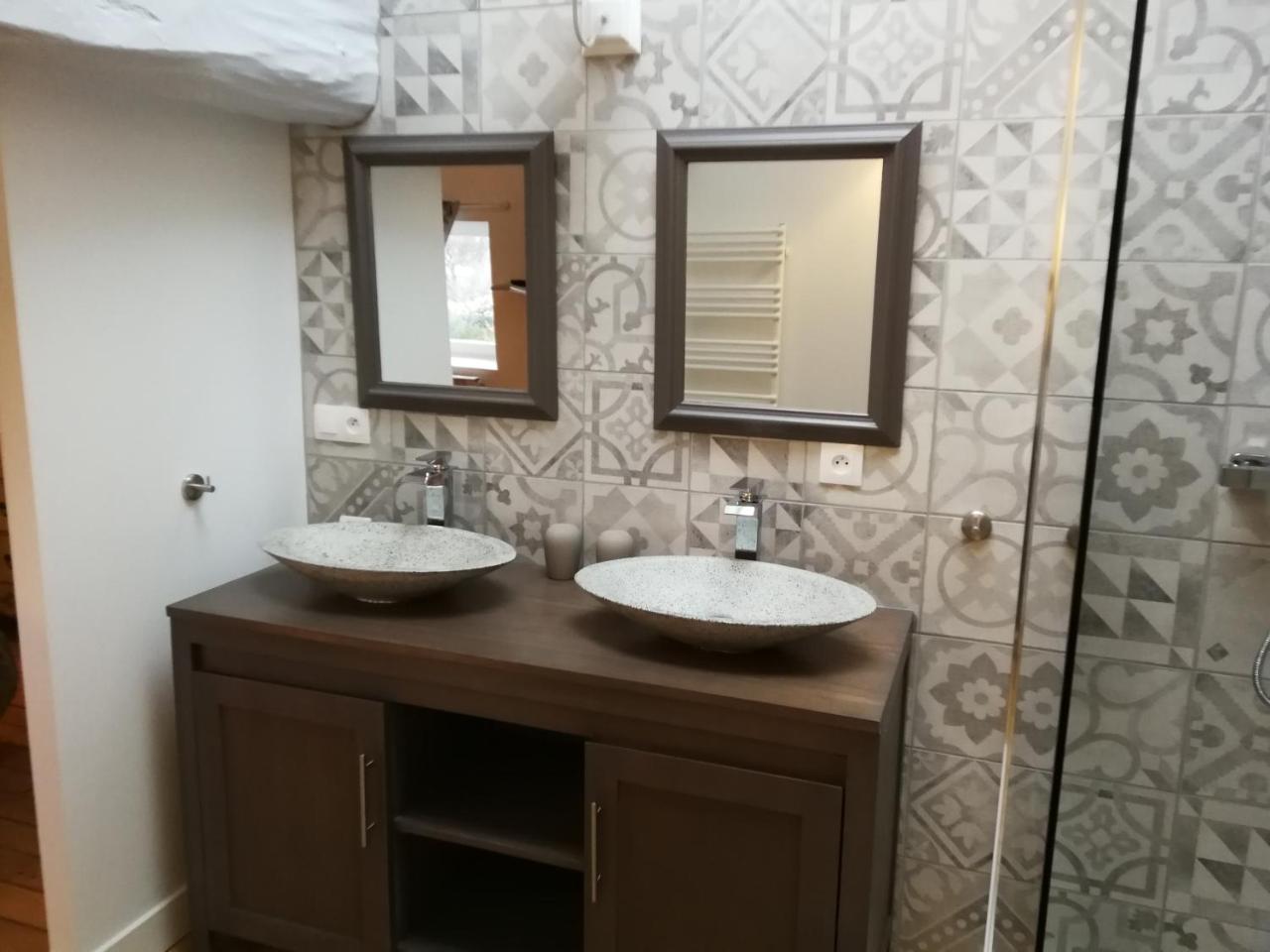 Le Dauphin - carbon neutral hotel in Chabeuil