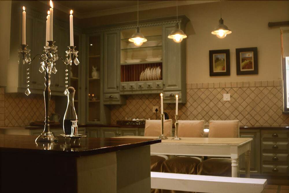 Elegant Manor Guest House — 4-Star Luxury Hotel in Rustenburg, South Africa