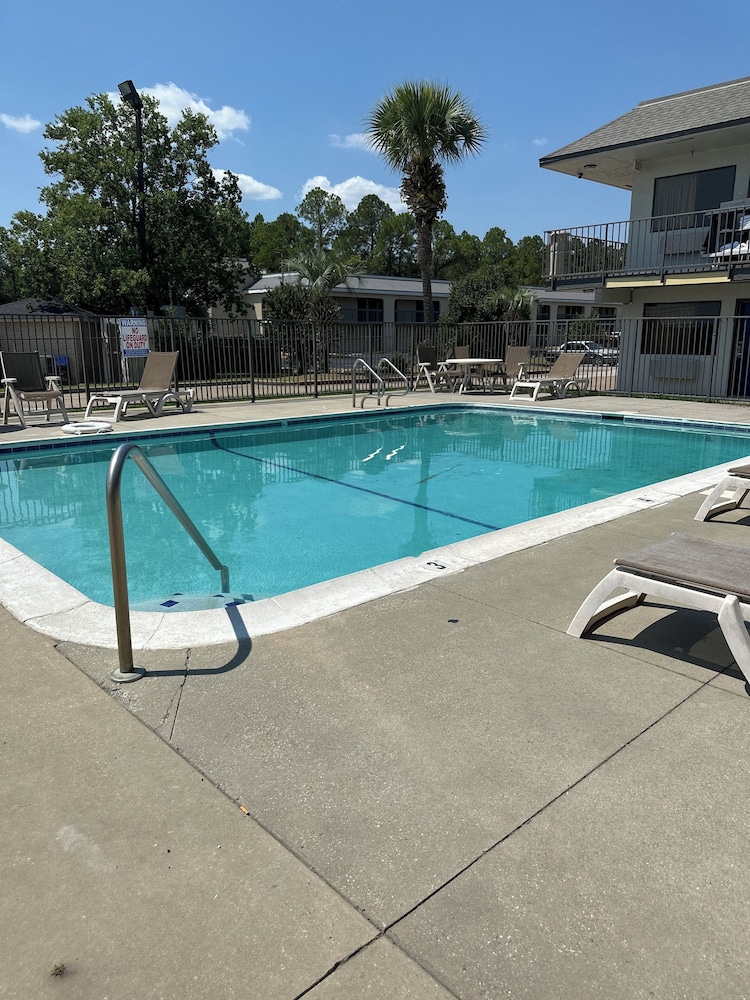 Motel 6 Gulfport - photo 23