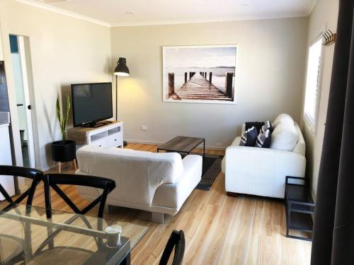 The Central Shed 10B — hotel in Geraldton