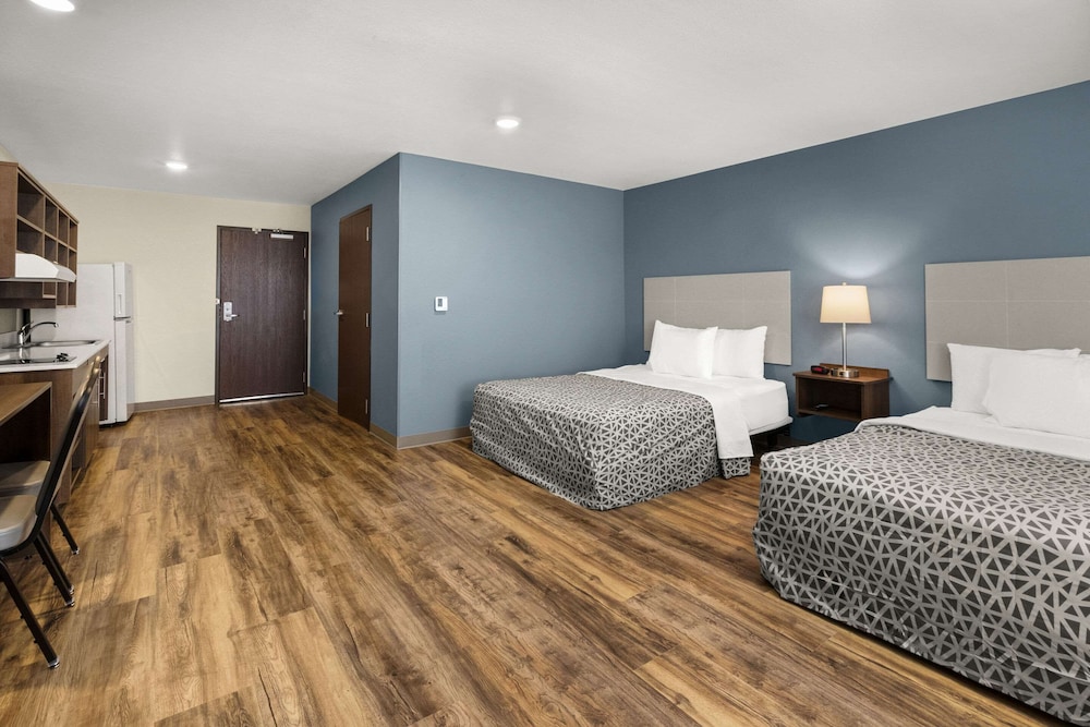 Woodspring Suites Bowling Green I 65 - photo 11